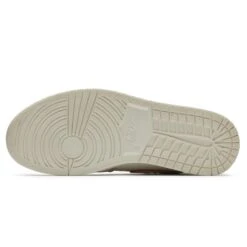 Preloved - Air Jordan 1 Retro High Phantom Gym Red 10 Preloved - Air Jordan 1 Retro High Phantom Gym Red -Creps Lockers Preloved Air Jordan 1 Retro High Phantom Gym Red Sole