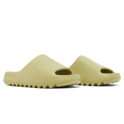 Adidas Yeezy Slide Resin (2022) -Creps Lockers adidas yeezy slide resin 2022 fz5904 crepslocker front side