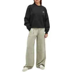 Ami Paris Ami Alexandre Mattiussi Black Sweatshirt -Creps Lockers ami paris ami alexandre mattiussi black sweatshirt usw024747001 model