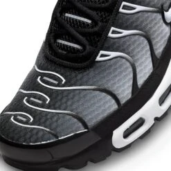 Nike TN Air Max Plus Black Metallic Silver 12 Nike TN Air Max Plus Black Metallic Silver -Creps Lockers nike air max plus black metallic silver dm0032 003 detail