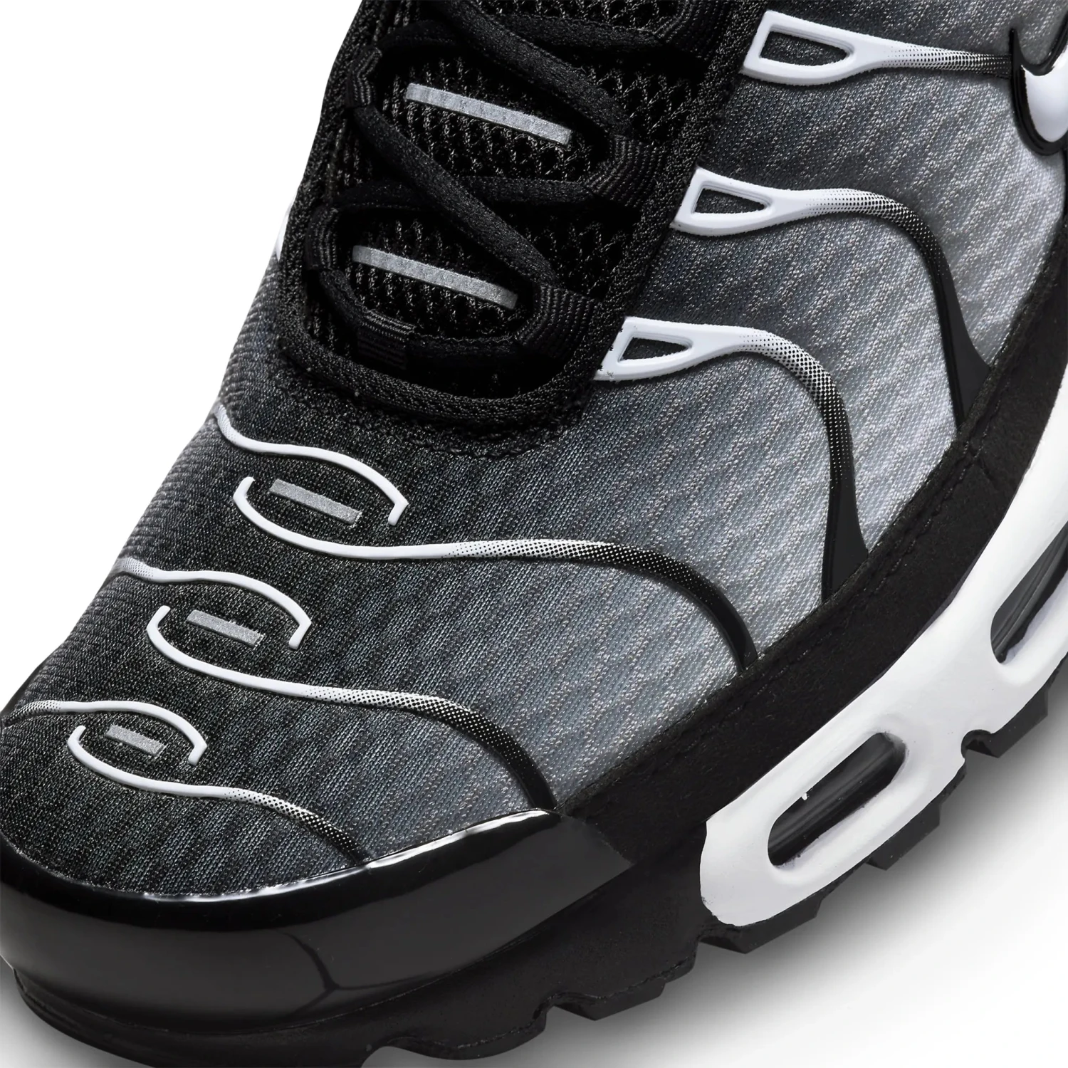Nike TN Air Max Plus Black Metallic Silver 6 Nike TN Air Max Plus Black Metallic Silver - Image 6
