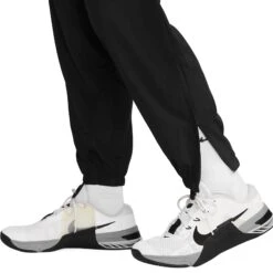 Nike Challenger Black Pants -Creps Lockers nike challenger black pants model pants bottom