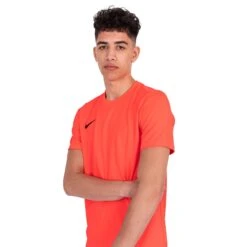 Nike Dri-FIT Park VII SS Bright Crimson Black T Shirt 8 Nike Dri-FIT Park VII SS Bright Crimson Black T Shirt -Creps Lockers nike dri fit park vii ss bright crimson black t shirt bv6708 635 model front 1