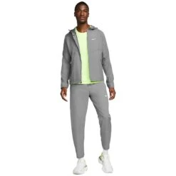 Nike Miler Repel Grey Windbreaker -Creps Lockers nike miler repel grey windbreaker dd4747 084 model
