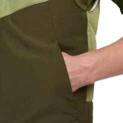 Nike Therma-FIT Repel Green Gilet 13 Nike Therma-FIT Repel Green Gilet -Creps Lockers nike therma fit repel green gilet dd5647 334 model detail 2