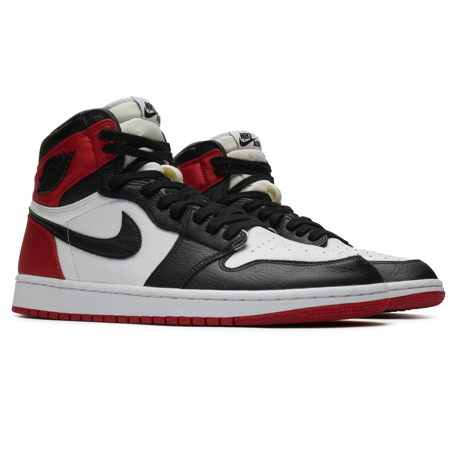 Preloved - Air Jordan 1 Retro High Satin Black Toe (W) 2 Preloved - Air Jordan 1 Retro High Satin Black Toe (W) - Image 2