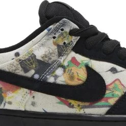 Supreme X Nike SB Dunk Low Rammellzee -Creps Lockers supreme x nike sb dunk low rammellzee fd8778 001 close