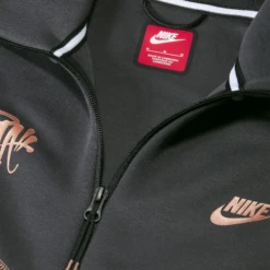 Syna World X Nike Central Cee Tech Fleece Black Tracksuit -Creps Lockers syna world x nike central cee tech fleece black hoodie hq3748 010 neck detail set