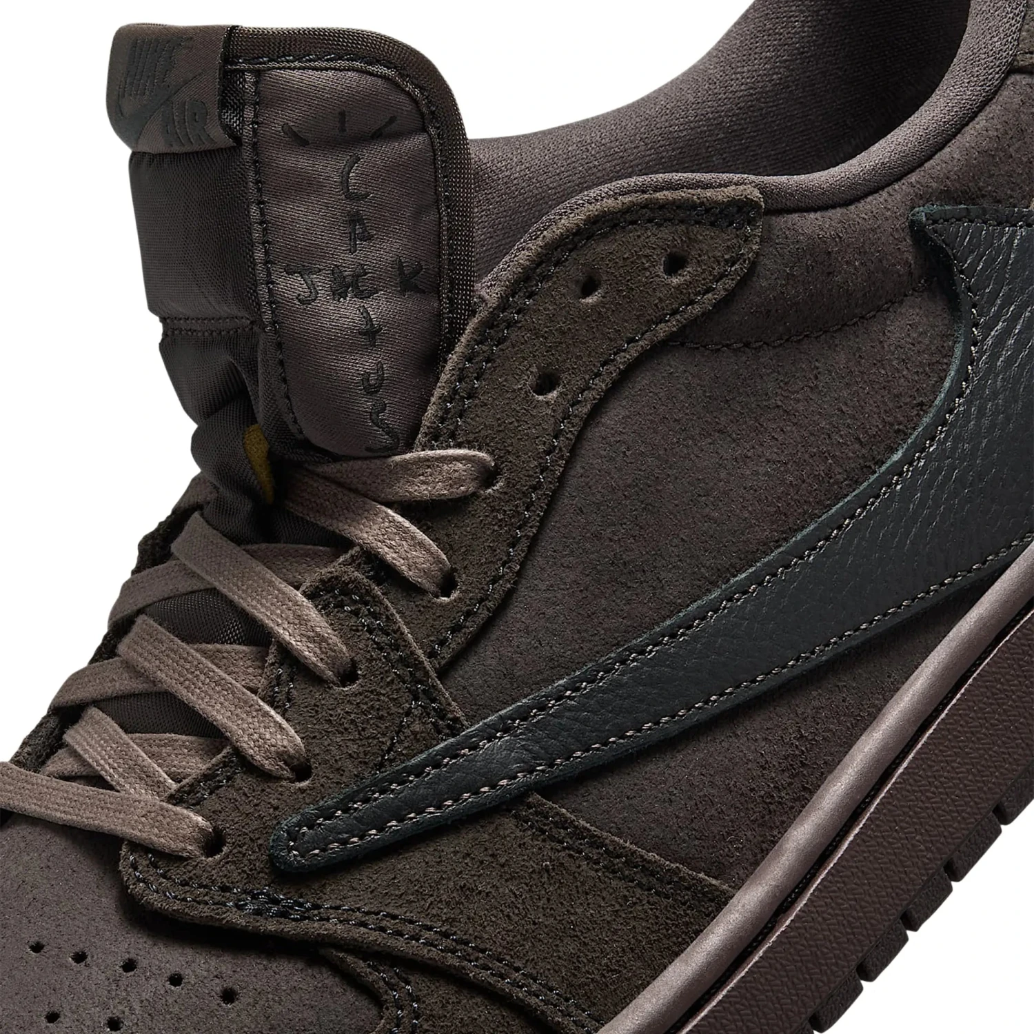Travis Scott X Air Jordan 1 Low OG SP Velvet Brown 9 Travis Scott X Air Jordan 1 Low OG SP Velvet Brown - Image 9