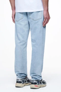 Kelton Straight Jeans Washed Light Blue -Creps Lockers PEGADOR FINER THINGS ECOMMERCE MALE PANTS0474