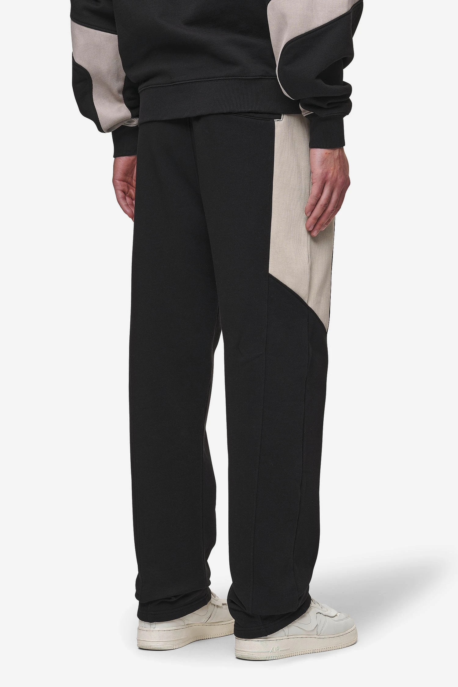 Aderno Wide Sweat Pants Washed Black Light Beige 4 Aderno Wide Sweat Pants Washed Black Light Beige - Image 4