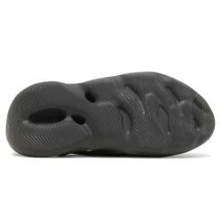 Adidas Yeezy Foam RNNR Carbon -Creps Lockers adidas yeezy foam rnnr carbon ig5349 sole