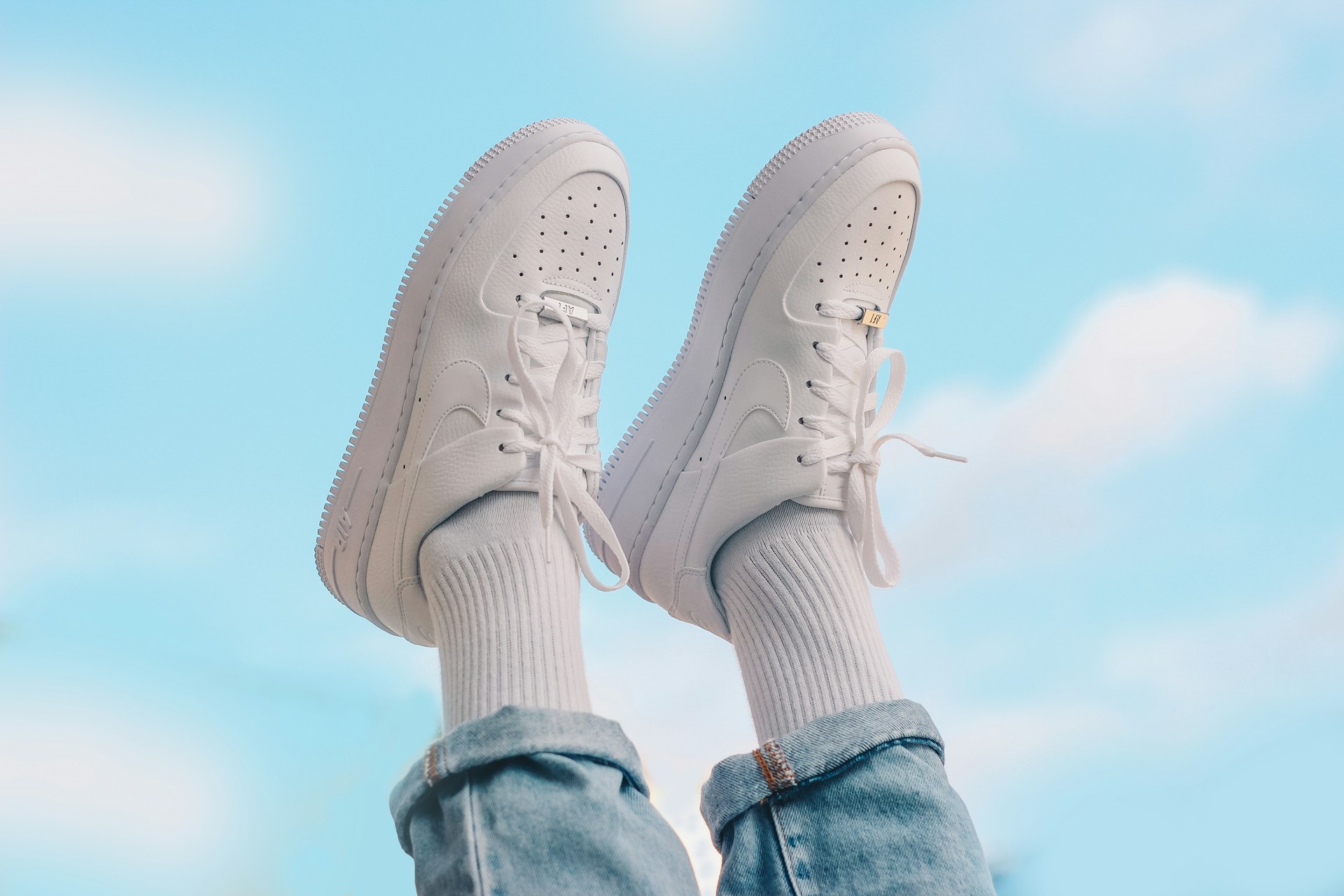 Creps Lockers -Creps Lockers maria fernanda pissioli hhyAlXfmlag unsplash