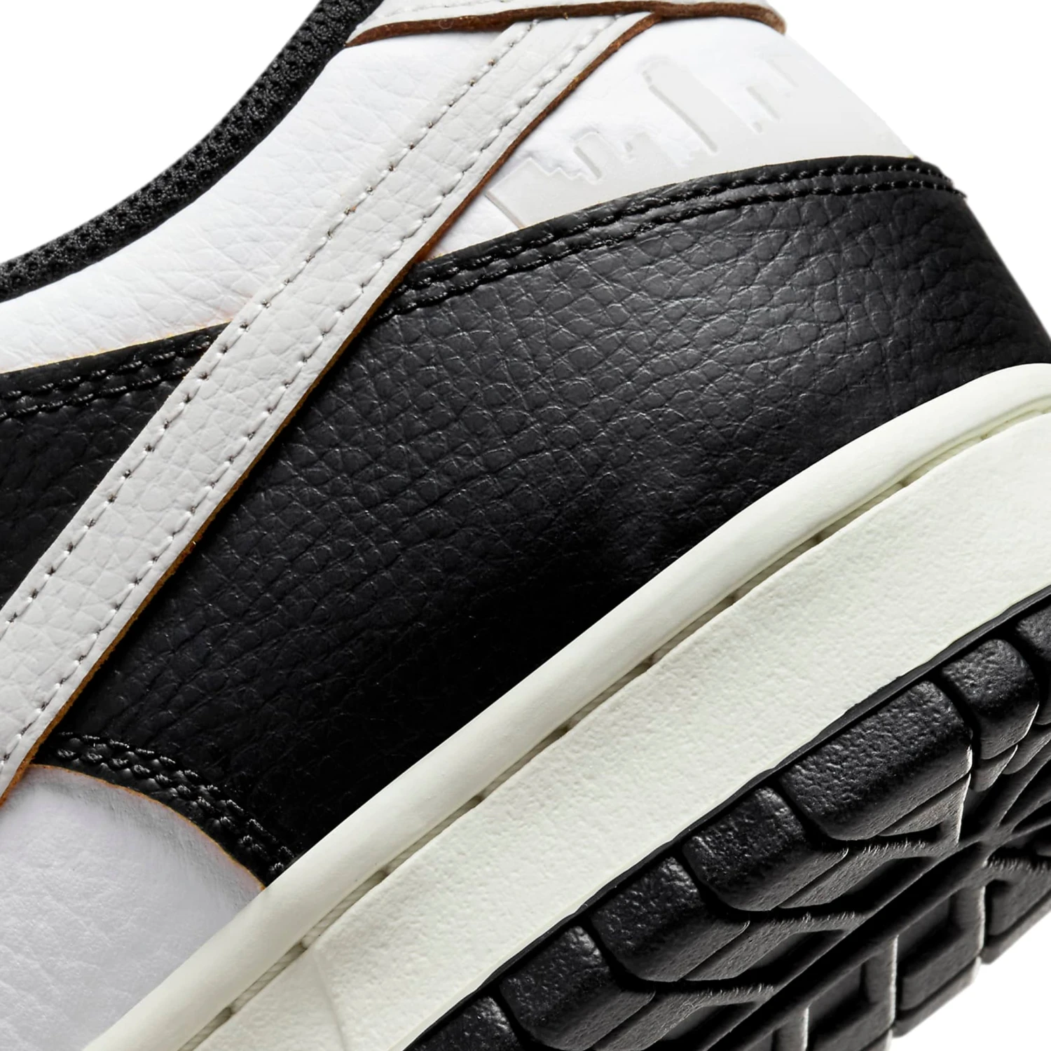 Nike X HUF SB Dunk Low San Francisco 3 Nike X HUF SB Dunk Low San Francisco - Image 3