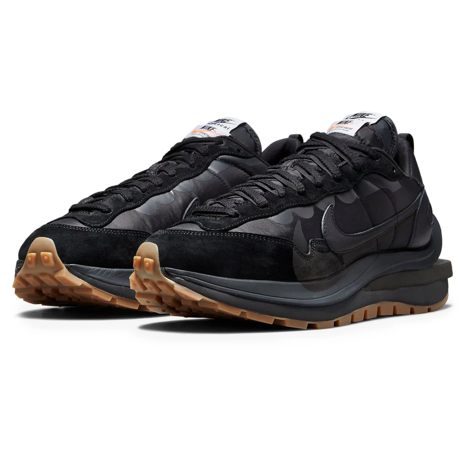 Nike X Sacai Vaporwaffle Black Gum Sneaker 2 Nike X Sacai Vaporwaffle Black Gum Sneaker - Image 2