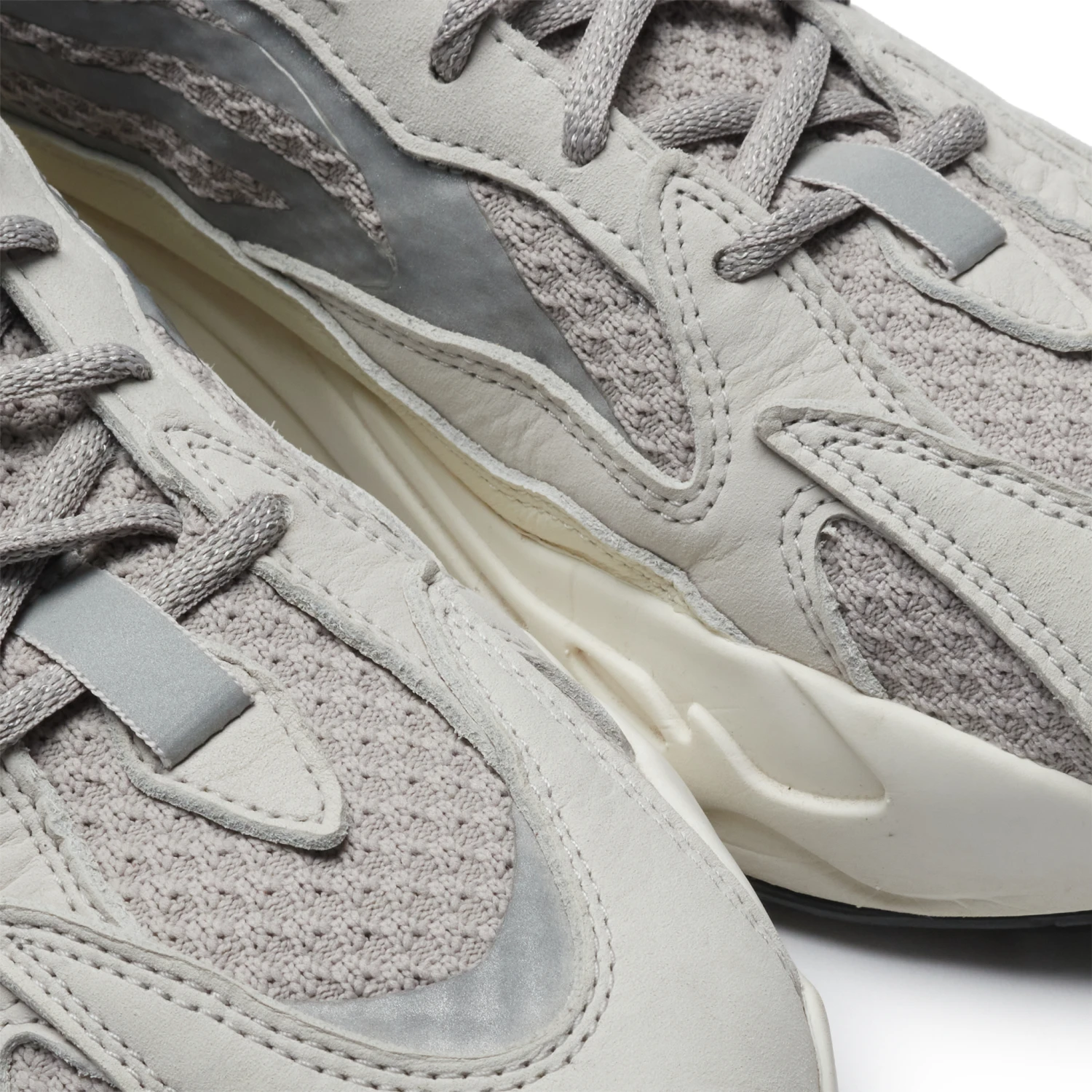 Preloved - Adidas Yeezy Boost 700 V2 Static 8 Preloved - Adidas Yeezy Boost 700 V2 Static - Image 8